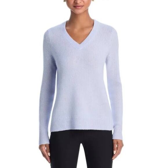 100% Cashmere NEW Bloomingdales Blue V-Neck Sz Med Sweater - Picture 3 of 9